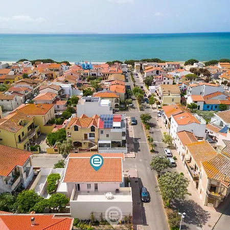 Sandy Retreat, Beachside With Terrace