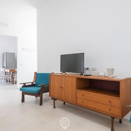 Sandy Retreat, Beachside With Terrace * Torre Grande