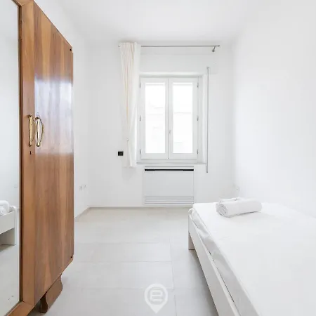 Sandy Retreat, Beachside With Terrace * Torre Grande
