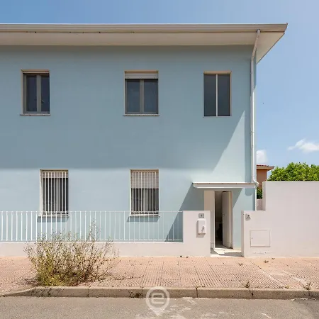 Sandy Retreat, Beachside With Terrace