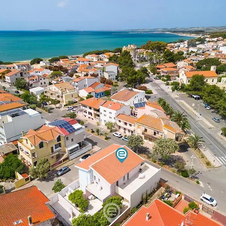 Sandy Retreat, Beachside With Terrace Torre Grande