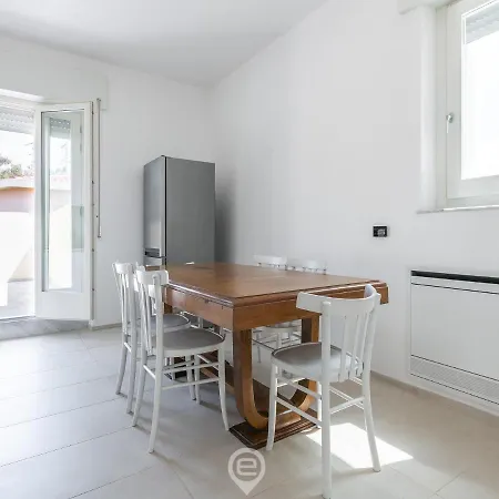 Sandy Retreat, Beachside With Terrace * Torre Grande