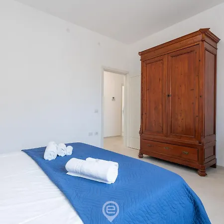 Sandy Retreat, Beachside With Terrace Apartamento Torre Grande