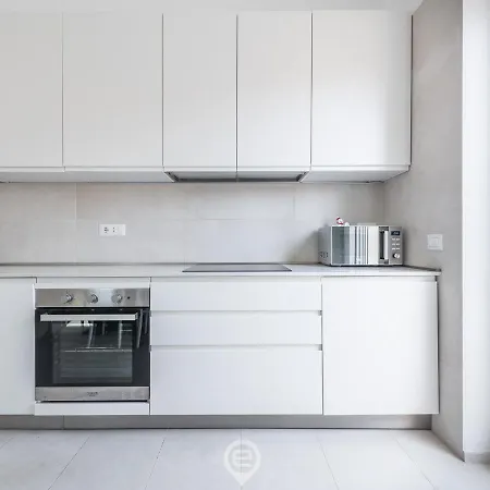 Sandy Retreat, Beachside With Terrace Apartamento