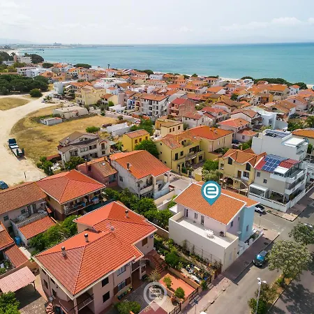 Sandy Retreat, Beachside With Terrace * Torre Grande
