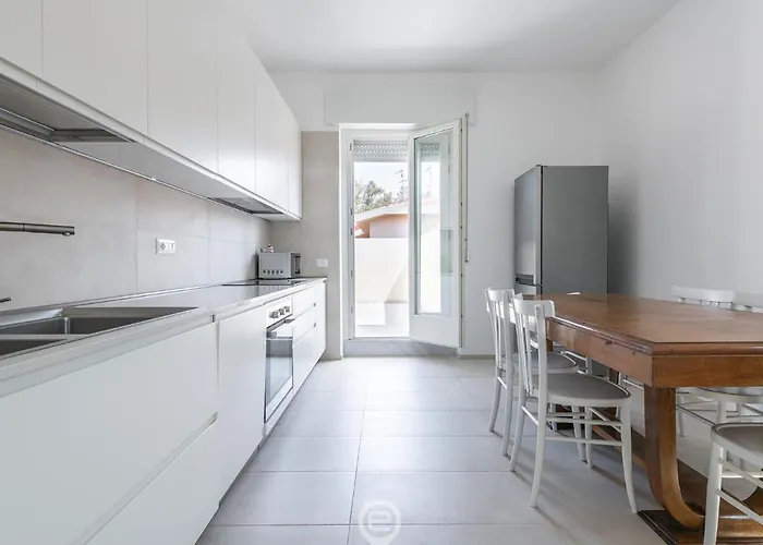 Sandy Retreat, Beachside With Terrace Appartement